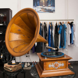 Бутик брендовой одежды